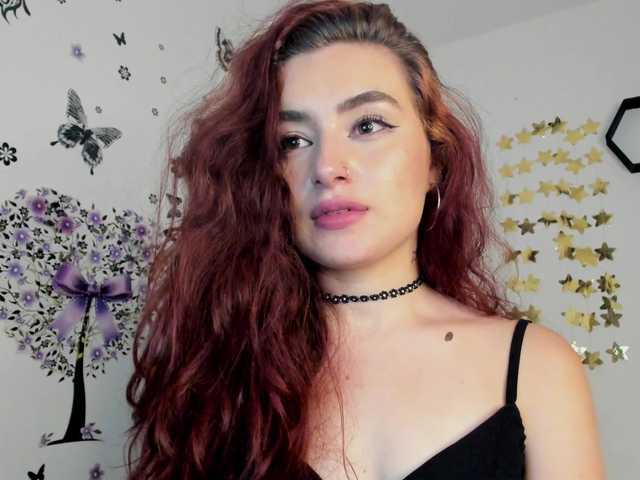 Емитувани слики од екранот violetwatson-