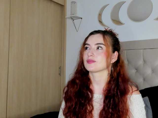 Емитувани слики од екранот violetwatson-