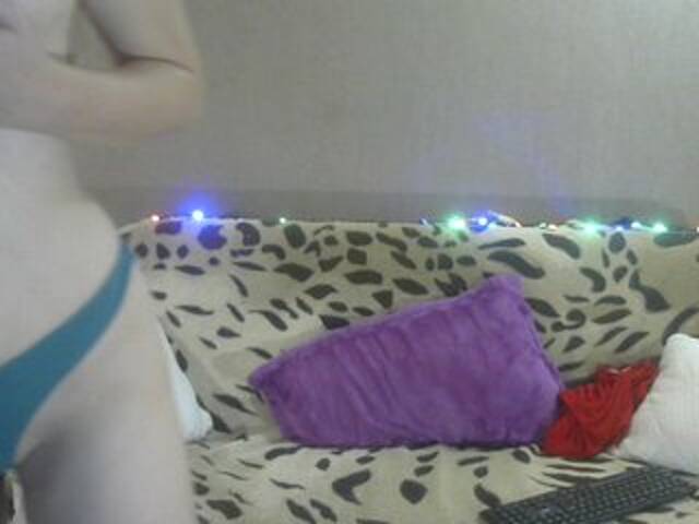 Емитувани слики од екранот VirginiaLove