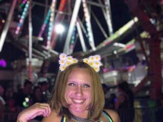 Еротски видео разговор Vixenhotwife1