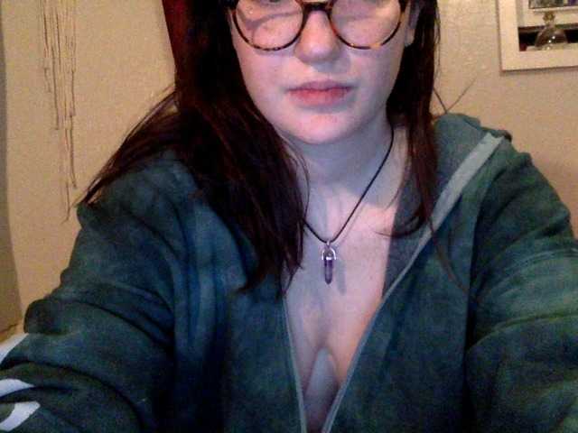 Емитувани слики од екранот Voodoo-lips