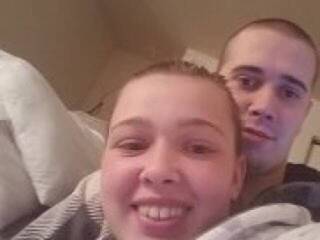 Еротски видео разговор CouchCouple7