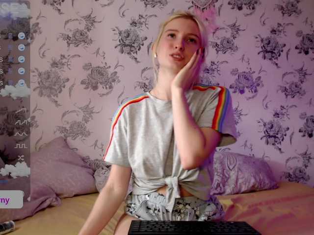Фотографии whiteprincess 1 token = 1 splash on my white T-shirt (find out what's under it dear) #teen #new #young #chat #blueeyes