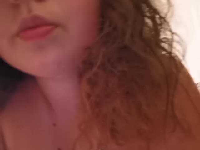 Емитувани слики од екранот WiktoriaEpeff