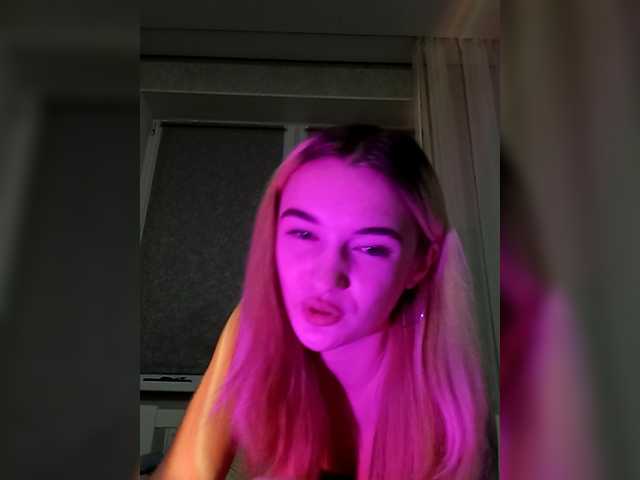 Емитувани слики од екранот x-Michelle-x