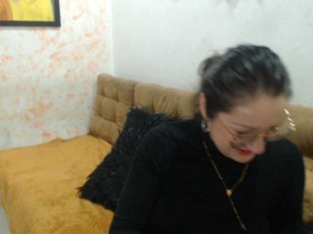 Емитувани слики од екранот Xcouple-77