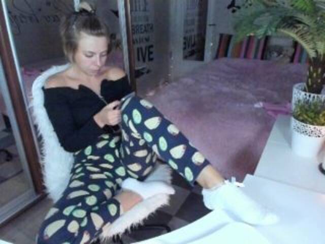 Емитувани слики од екранот CallMeAngel