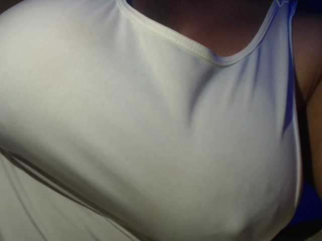 Емитувани слики од екранот Xia-Nefert