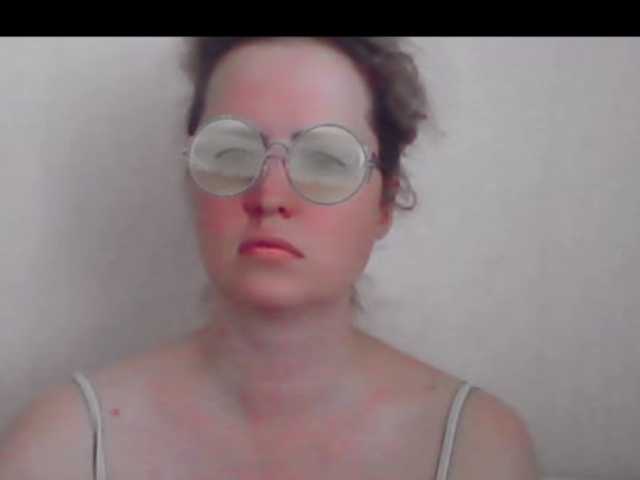 Емитувани слики од екранот XTaylaX