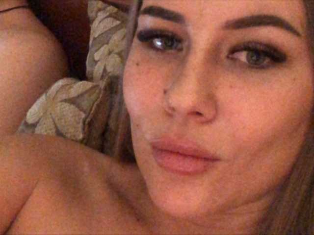 Емитувани слики од екранот xSweetCouple1