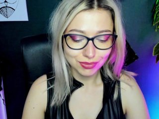 Еротски видео разговор xxHeidiLove