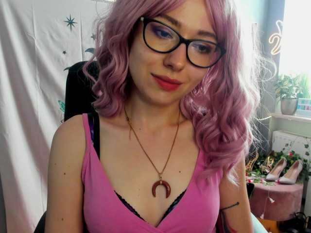 Фотографии xxHeidiLove #joi #tease #fairy #cei #sissy #sph #cbt #young #girl #hot #cute #natural #healthy #ahegao #ass #english #german #curlyhair #cuckold