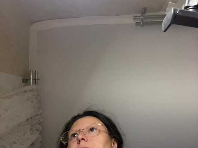 Емитувани слики од екранот _Annika_