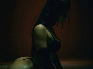 Еротски видео разговор Mollllli