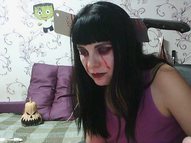 Емитувани слики од екранот MistressSexologinia