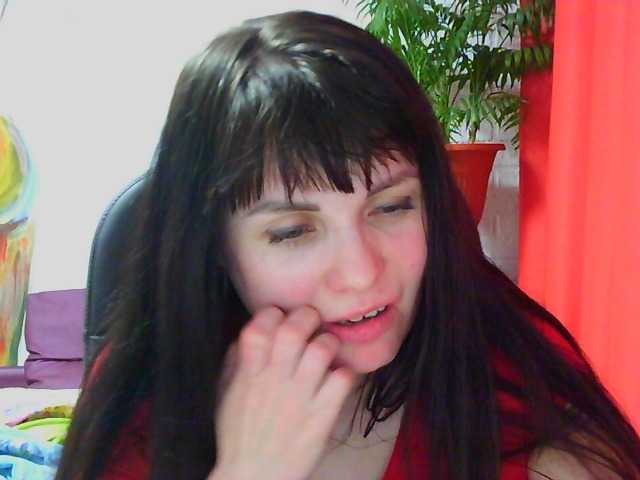 Емитувани слики од екранот MistressSexologinia