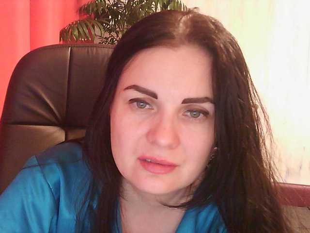 Емитувани слики од екранот MistressSexologinia