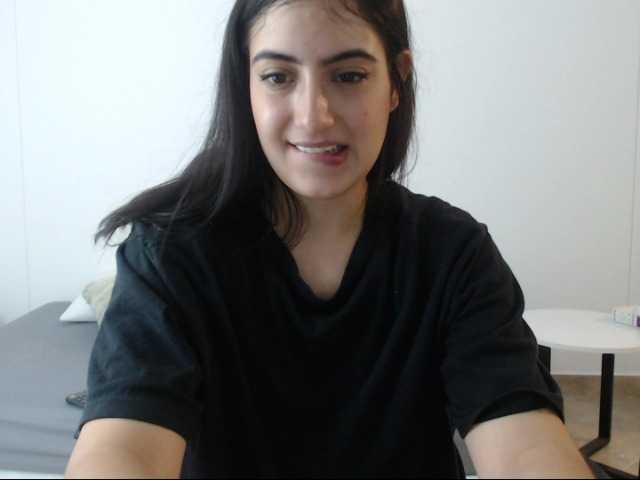 Емитувани слики од екранот YesikaCosta