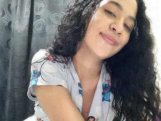 Еротски видео разговор YessiAlbani