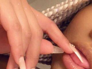 Еротски видео разговор Yiauana