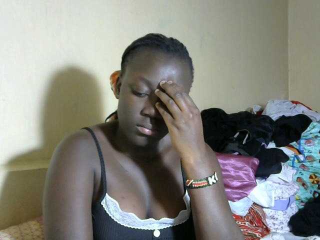 Емитувани слики од екранот Yourgoddess1