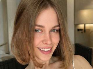 Еротски видео разговор YourJuly