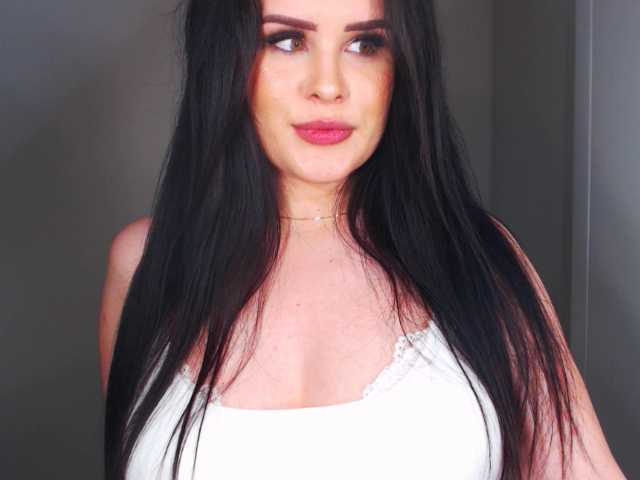 Емитувани слики од екранот GreatBoobella