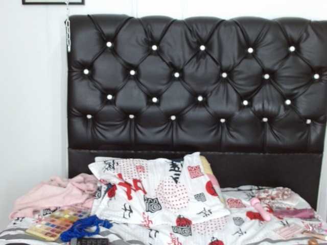 Емитувани слики од екранот YuliaWills