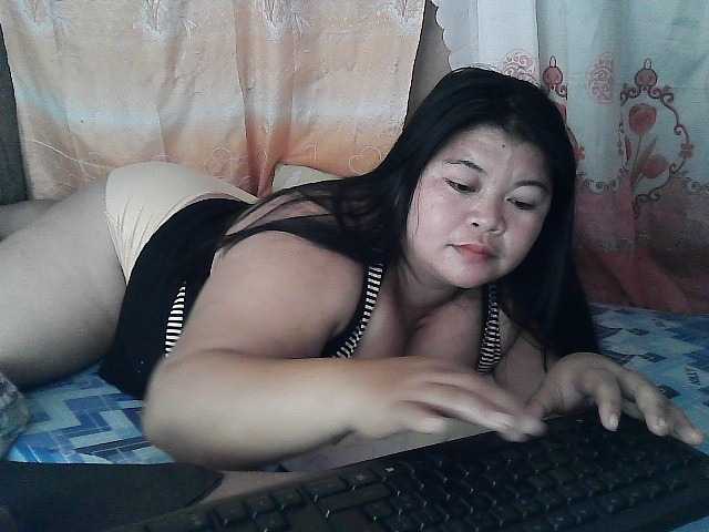 Емитувани слики од екранот yummy-ass-pinay
