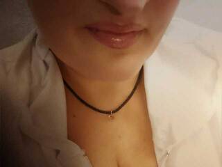 Еротски видео разговор YXTEXA50a