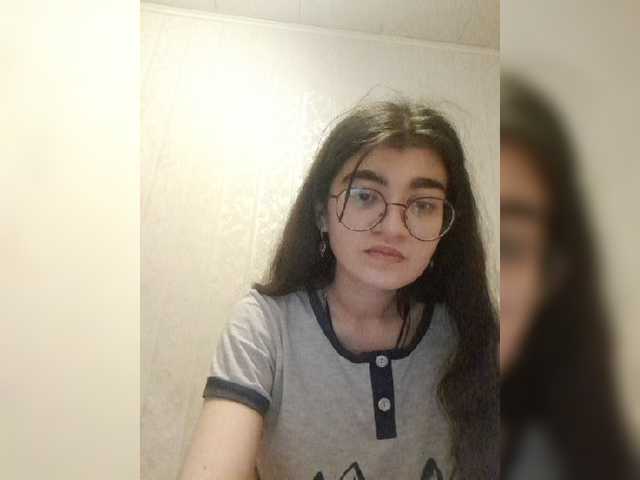 Емитувани слики од екранот ZARApi7877