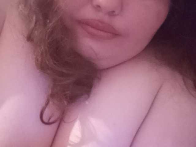 Емитувани слики од екранот Zhennettt