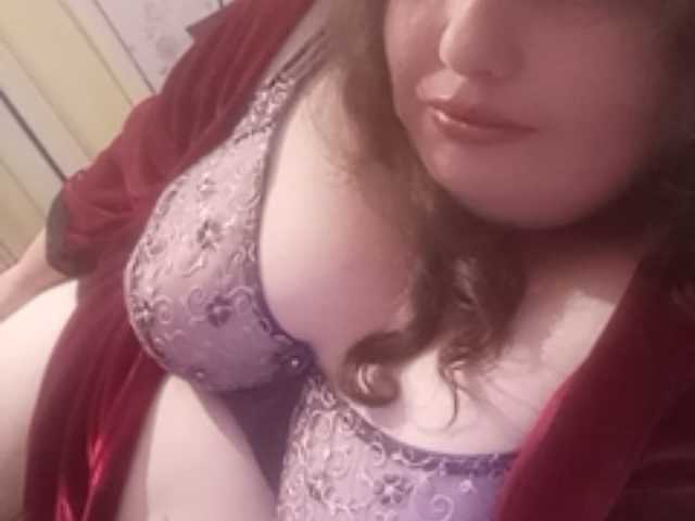 Емитувани слики од екранот Zhennettt