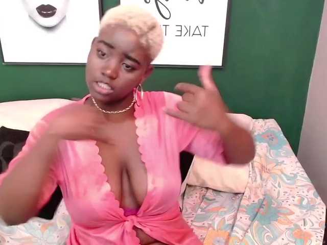 Емитувани слики од екранот ZoeWest